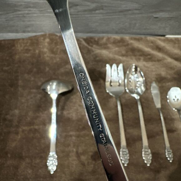 7pc Serving Set Fork Casserole Pierced Oneida Community VINLAND Stainless - Picture 9 of 10